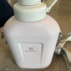 Stanley Legendary Classic canteen